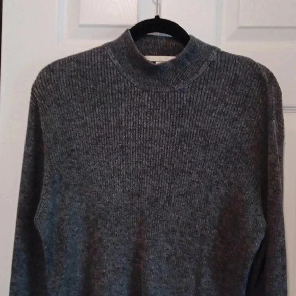 🐾Men's Perry Ellis black and white sweater - Picture 8 of 10